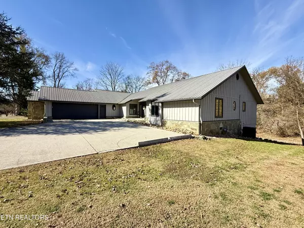 2257 Shinbone Rd, Sevierville, TN 37876