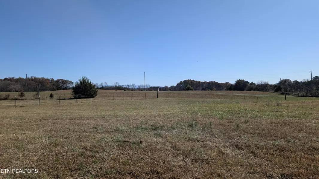 844 Seed Tick Rd, Philadelphia, TN 37846