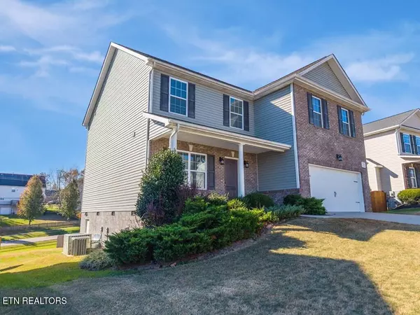 Knoxville, TN 37920,1912 Mahogany Wood Tr