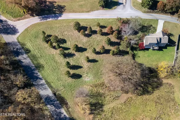 200 Midway Rd, Lenoir City, TN 37772