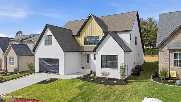 Knoxville, TN 37919,8113 Carolina Cherry LN