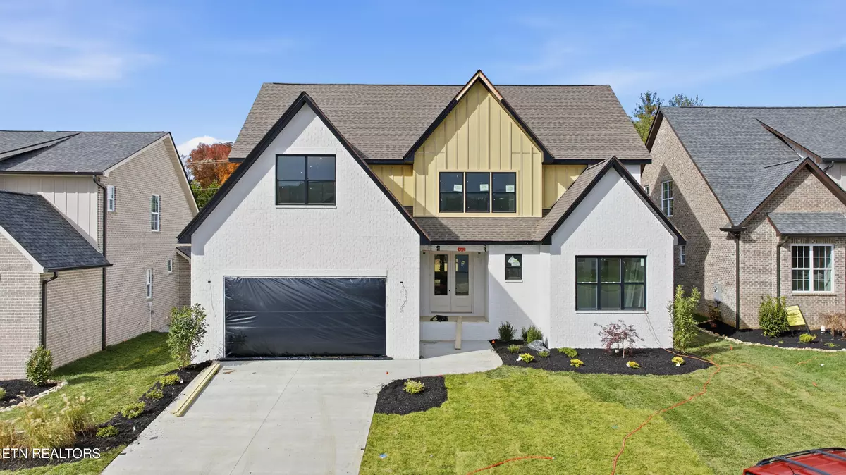 Knoxville, TN 37919,8113 Carolina Cherry LN