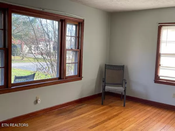 Bean Station, TN 37708,529 Livingston Rd