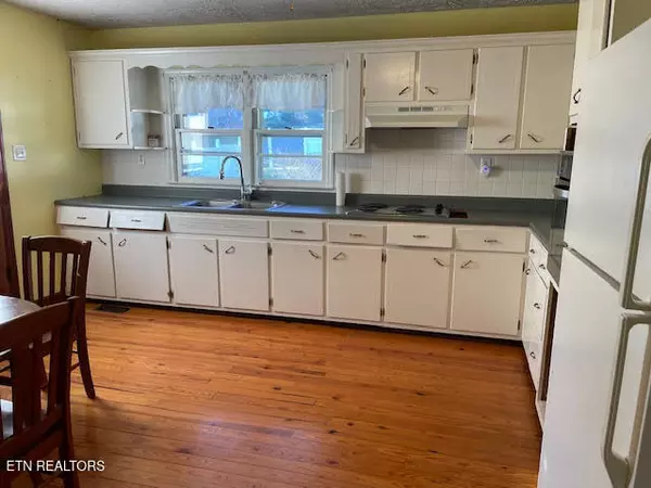 Bean Station, TN 37708,529 Livingston Rd