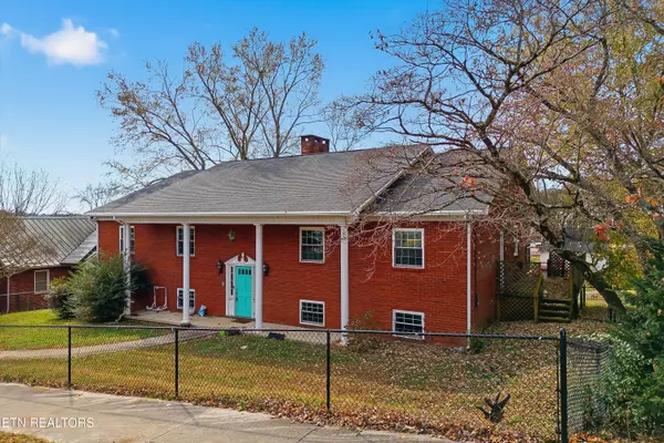 Lenoir City, TN 37771,402 A St