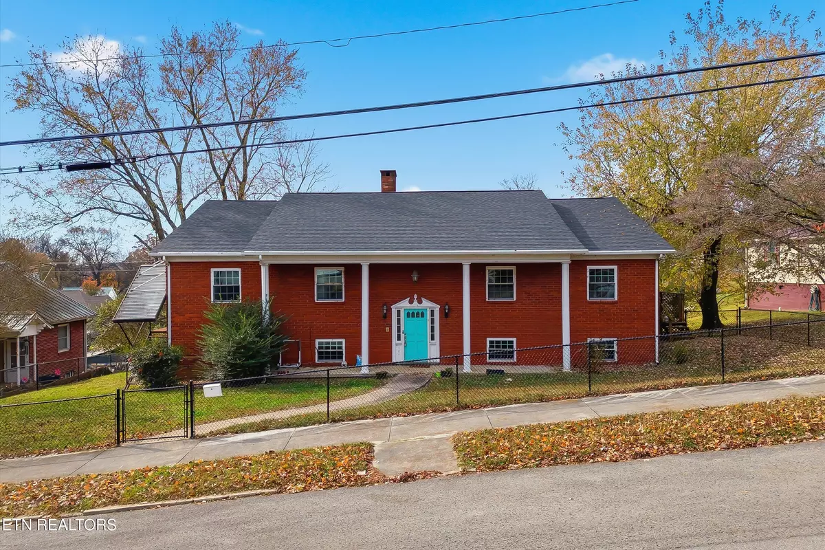 Lenoir City, TN 37771,402 A St