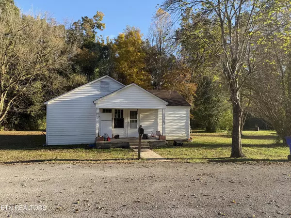 120 Poplar St, Harriman, TN 37748