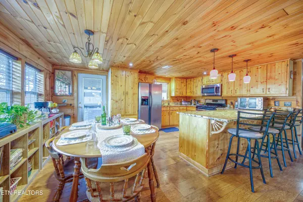 Tellico Plains, TN 37385,533 Epperson Rd