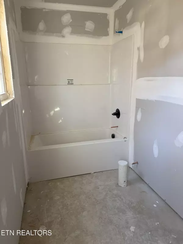 Alcoa, TN 37701,207 Andy Carr Ave