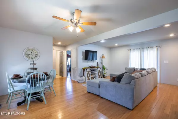 Tellico Plains, TN 37385,196 Akins Rd