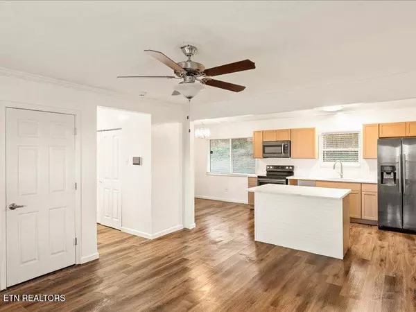 Knoxville, TN 37915,1916 Rosedale Ave