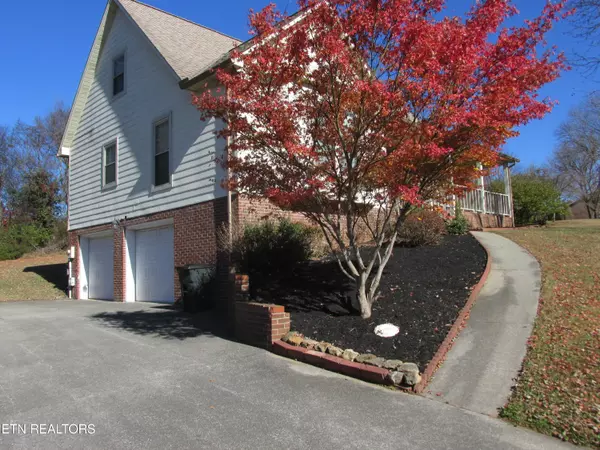 Maryville, TN 37803,3045 ShadowBrook DR