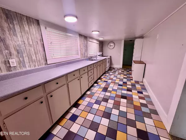 Crossville, TN 38555,248 North St