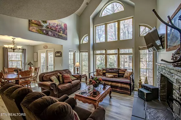 Gatlinburg, TN 37738,802 Crystal Branch WAY