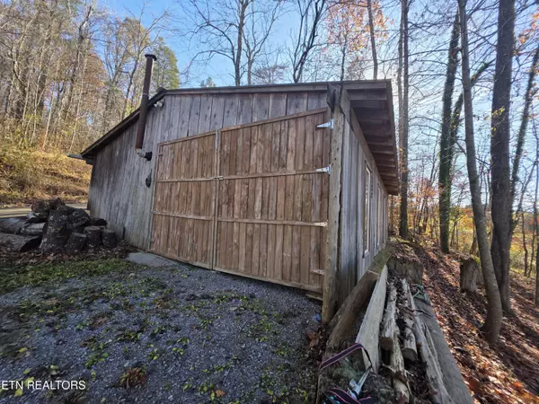 Lenoir City, TN 37771,12184 Paw Paw Plains Rd