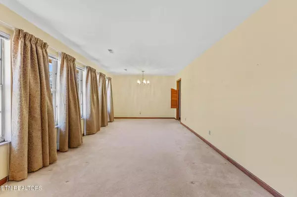 Knoxville, TN 37922,209 Debbie Rd