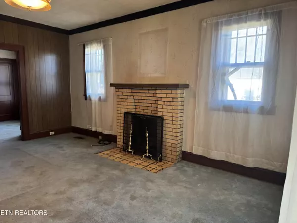 Knoxville, TN 37914,4133 Holston DR