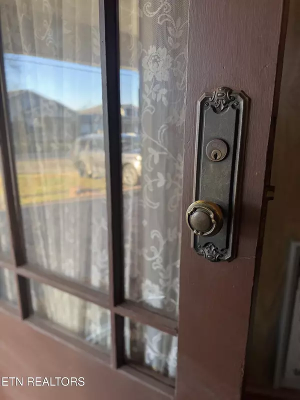 Knoxville, TN 37914,4133 Holston DR