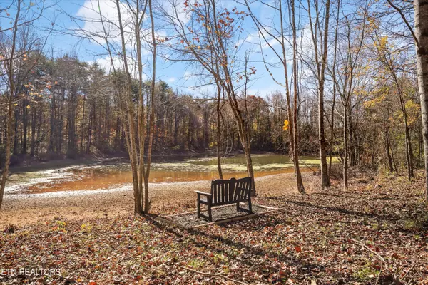 Maryville, TN 37801,856 Pinebrooke DR