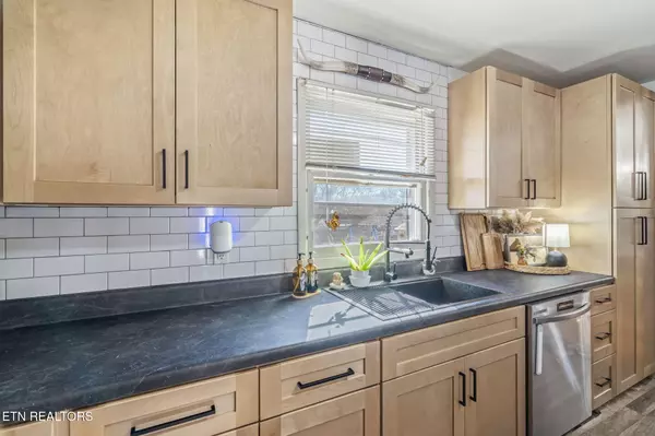 Lenoir City, TN 37772,500 Crestview DR