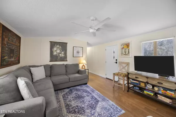 Corryton, TN 37721,382 2nd Street