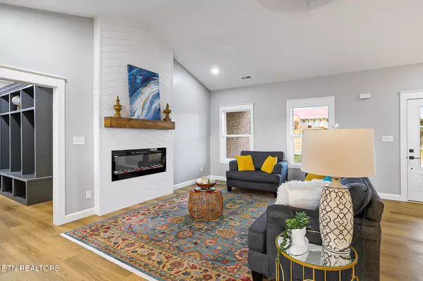 Greenback, TN 37742,5555 J Riley West DR