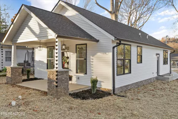 Knoxville, TN 37917,1117 Hiawassee Ave