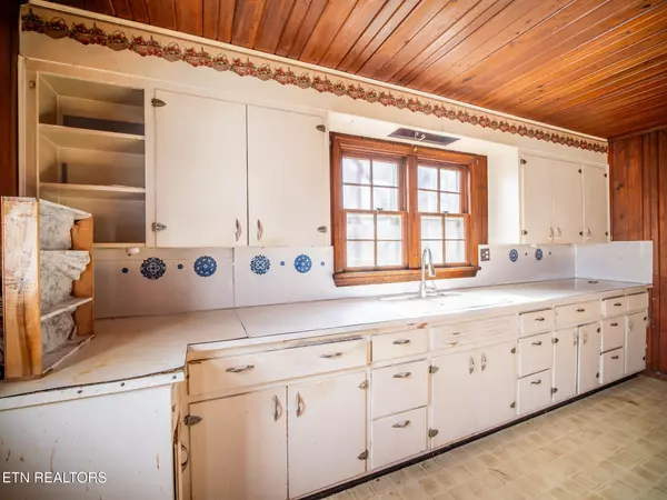 Sevierville, TN 37862,118 Scenic DR