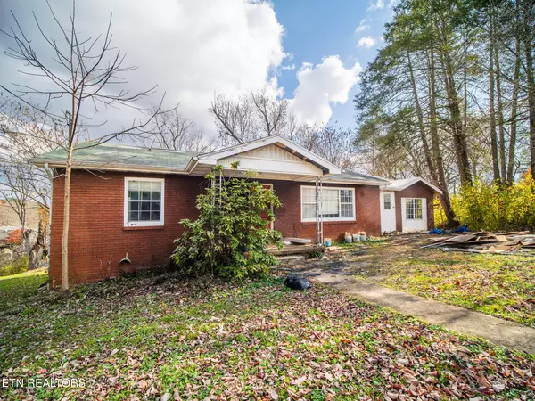 Sevierville, TN 37862,120 Scenic DR