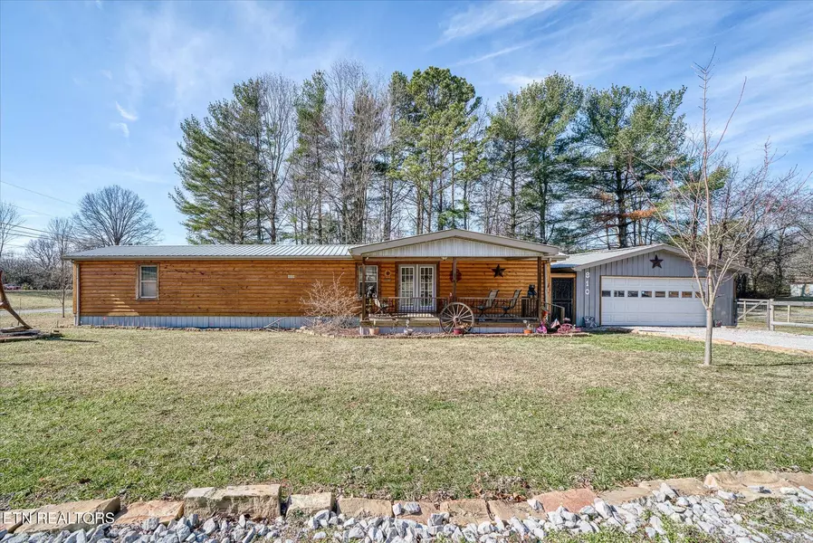 810 Mitchell LN, Jamestown, TN 38556