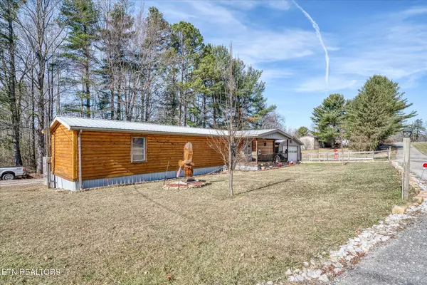 Jamestown, TN 38556,810 Mitchell LN