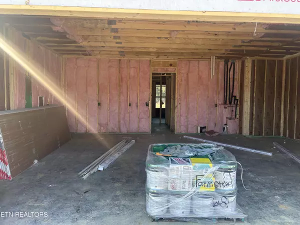 Lenoir City, TN 37772,125 Limelight LN