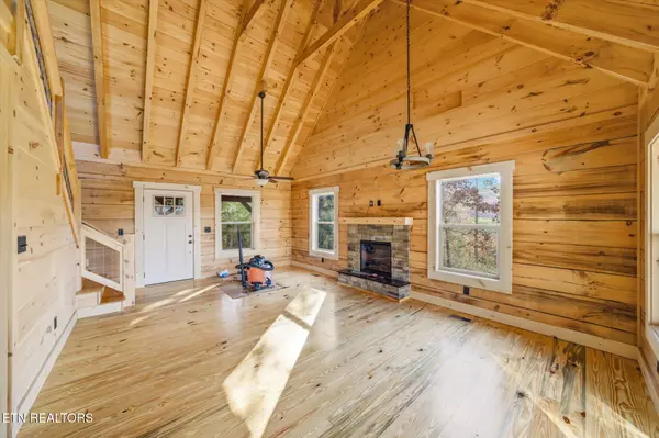 Pigeon Forge, TN 37863,586 Chickasaw Gap WAY