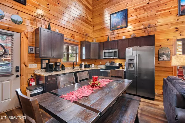 Pigeon Forge, TN 37863,304 City View WAY