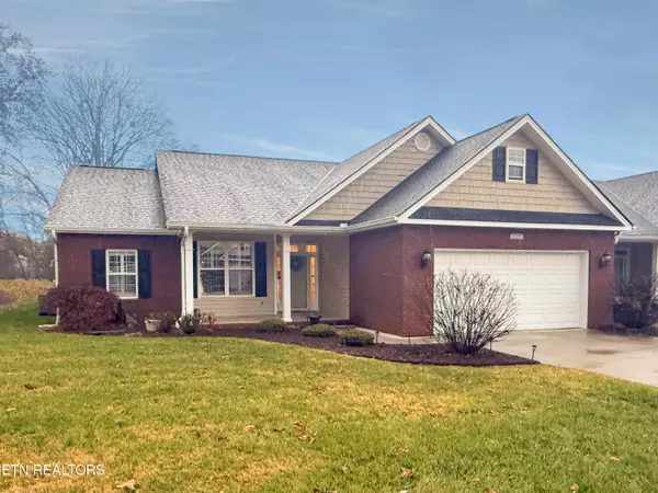 5260 Fountain Head LN, Knoxville, TN 37918