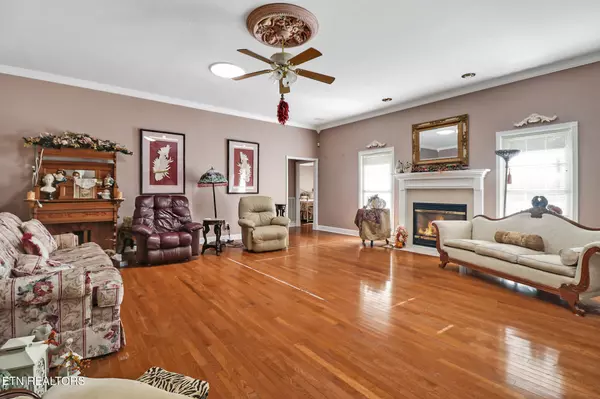 Crossville, TN 38572,306 Carrie DR