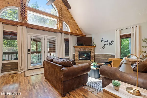 Pigeon Forge, TN 37863,334 Greenwood WAY