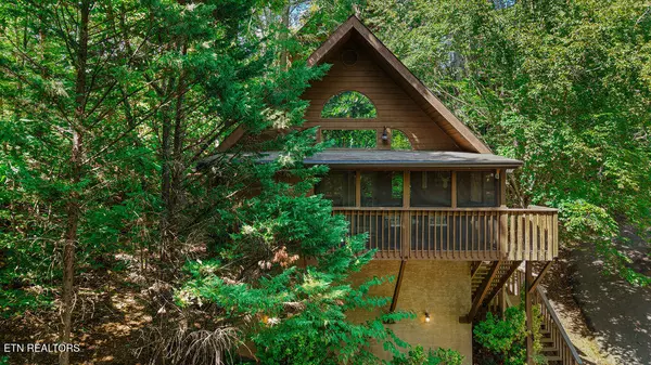 Pigeon Forge, TN 37863,334 Greenwood WAY