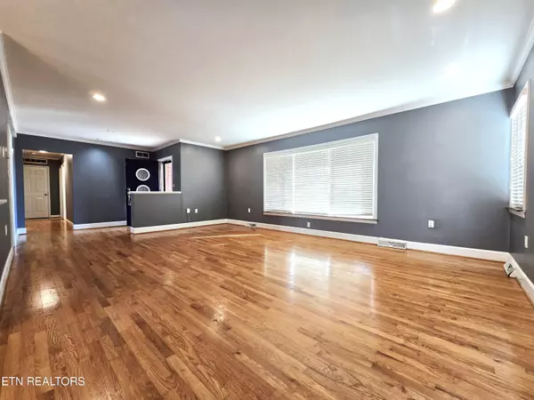 Maryville, TN 37803,1719 Scenic DR