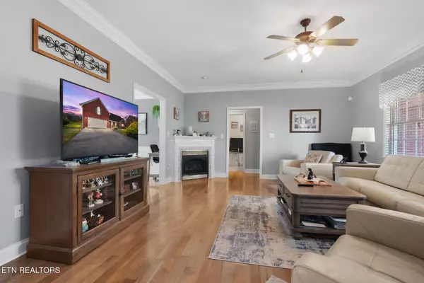 Knoxville, TN 37918,5012 Magic Lantern DR