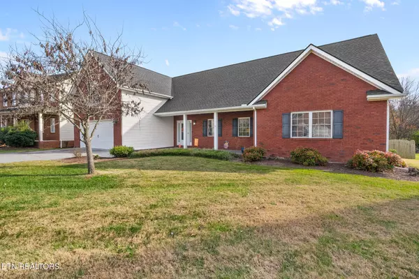 Knoxville, TN 37918,5012 Magic Lantern DR