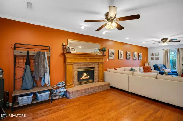 Powell, TN 37849,8412 Kimberwick CT