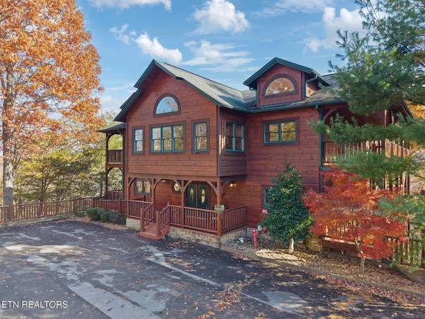 320 Poplar Point WAY, Gatlinburg, TN 37738