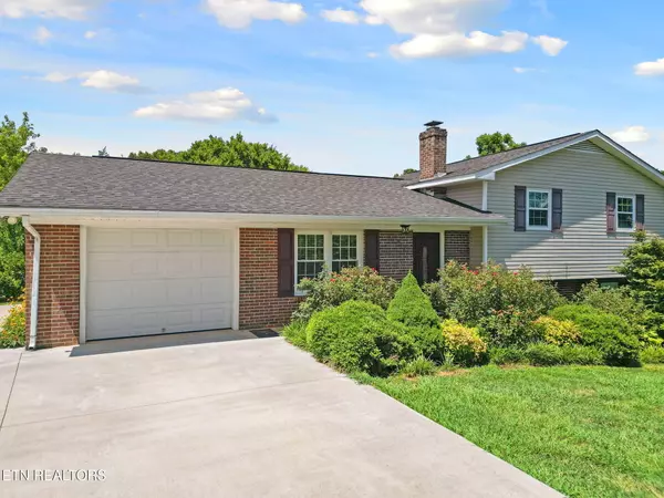 412 George Washington DR, Dandridge, TN 37725