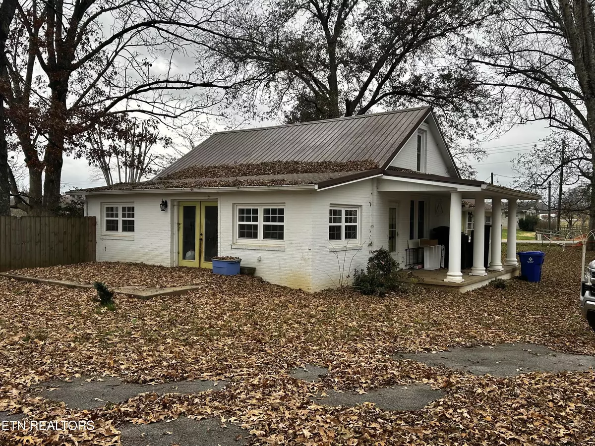 Madisonville, TN 37354,104 Helms DR