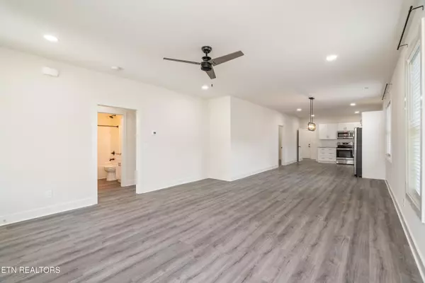 Clinton, TN 37716,Rogers St