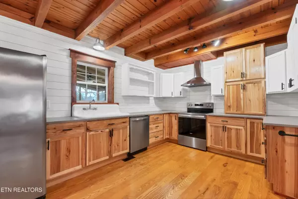 Maryville, TN 37801,753 Farmington WAY