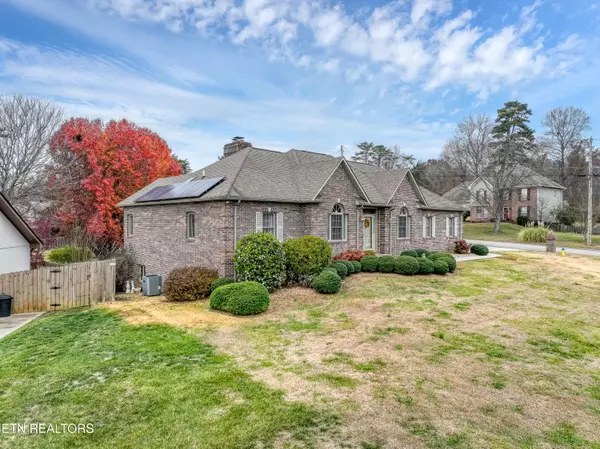 Knoxville, TN 37920,3201 Roanoke CIR