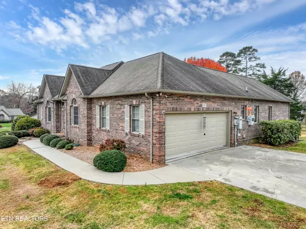 Knoxville, TN 37920,3201 Roanoke CIR