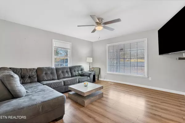 Etowah, TN 37331,200 Pennsylvania Ave